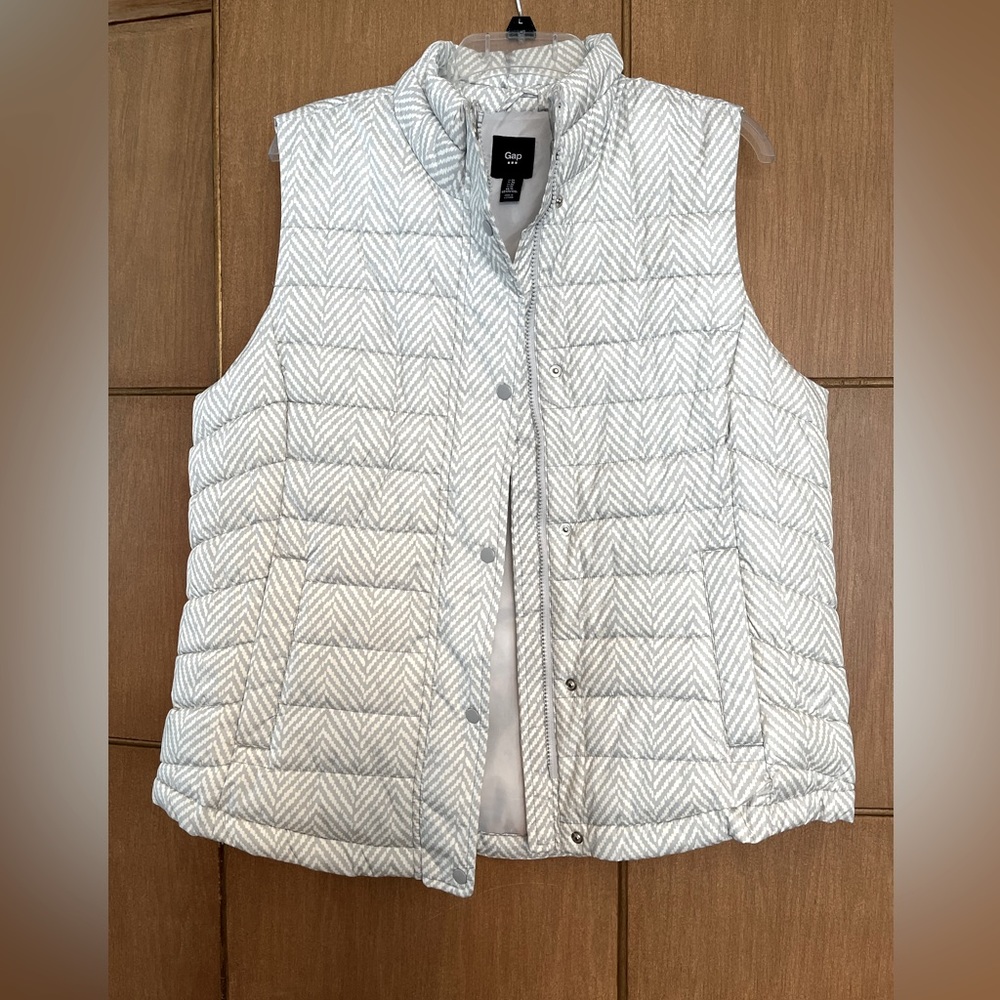 GAP Gray Puffer Vest Size XL